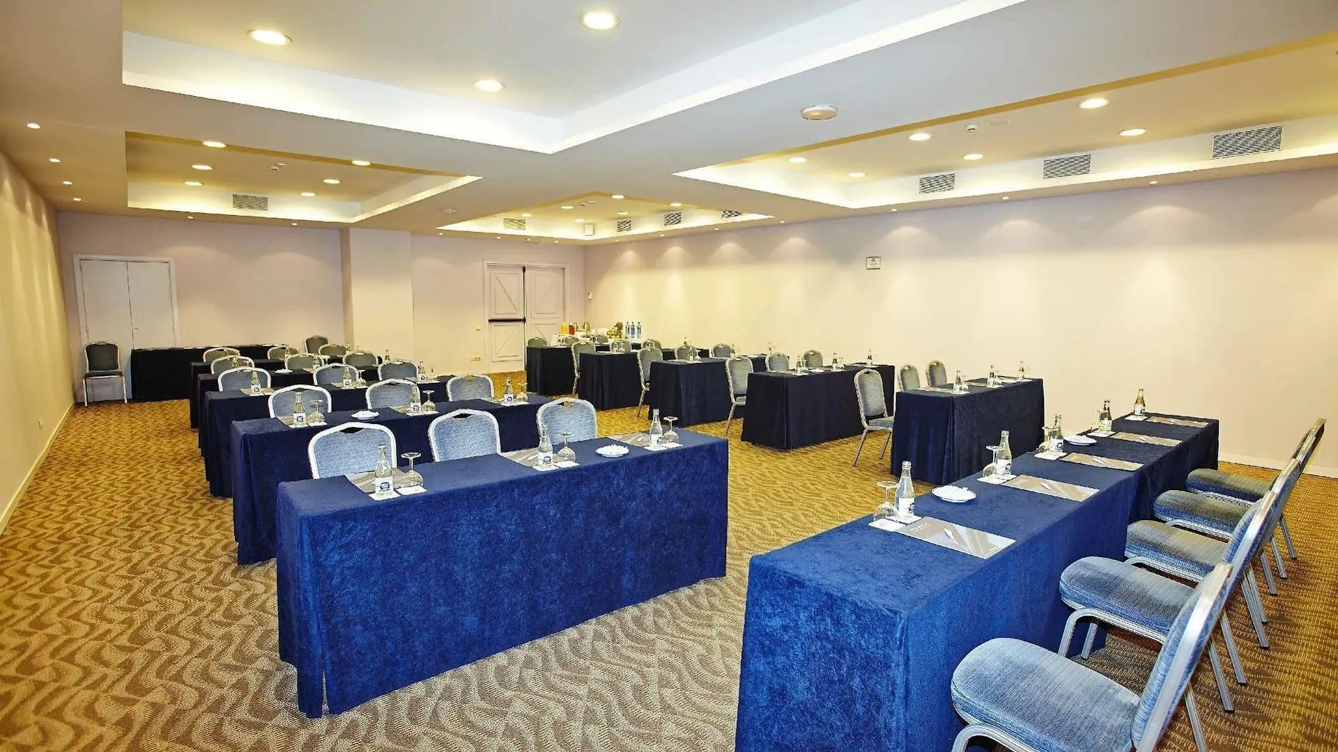 Leonardo Hotel Barcelona Gran Via 3*,  İspanya